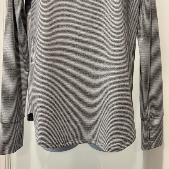 We Wander Stripe Long Sleeve Top Gray Soft Thumbholes Size S - Picture 5 of 13